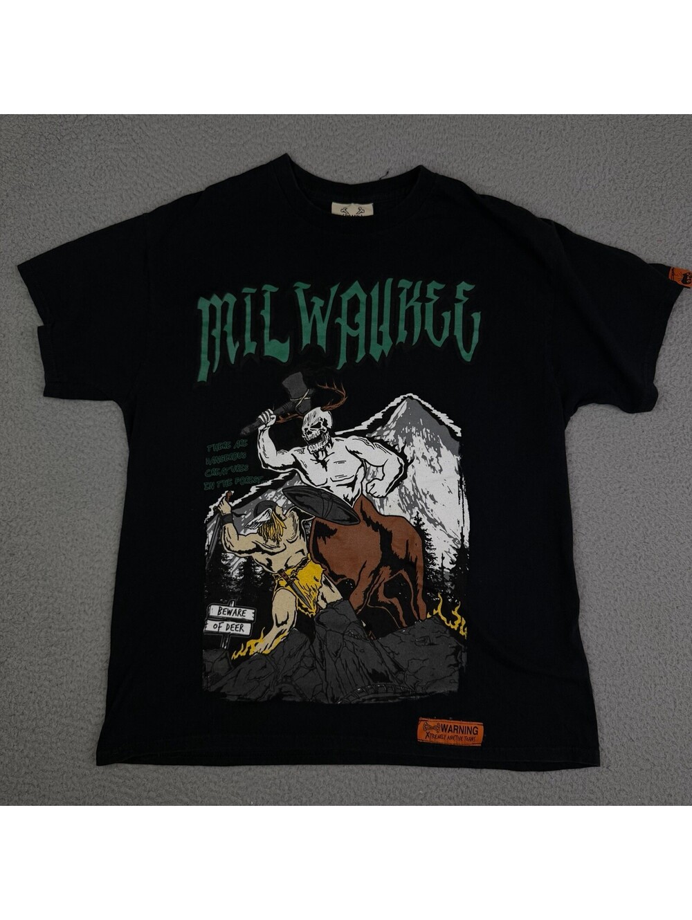 Warren Lotas Milwaukee Bucks Reaper Deer Graphic Tee Size Medium